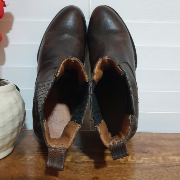 Frye Ankle Boots  Chelsea Boots Women's size 6.5B Cognac Color - Picture 8 of 10